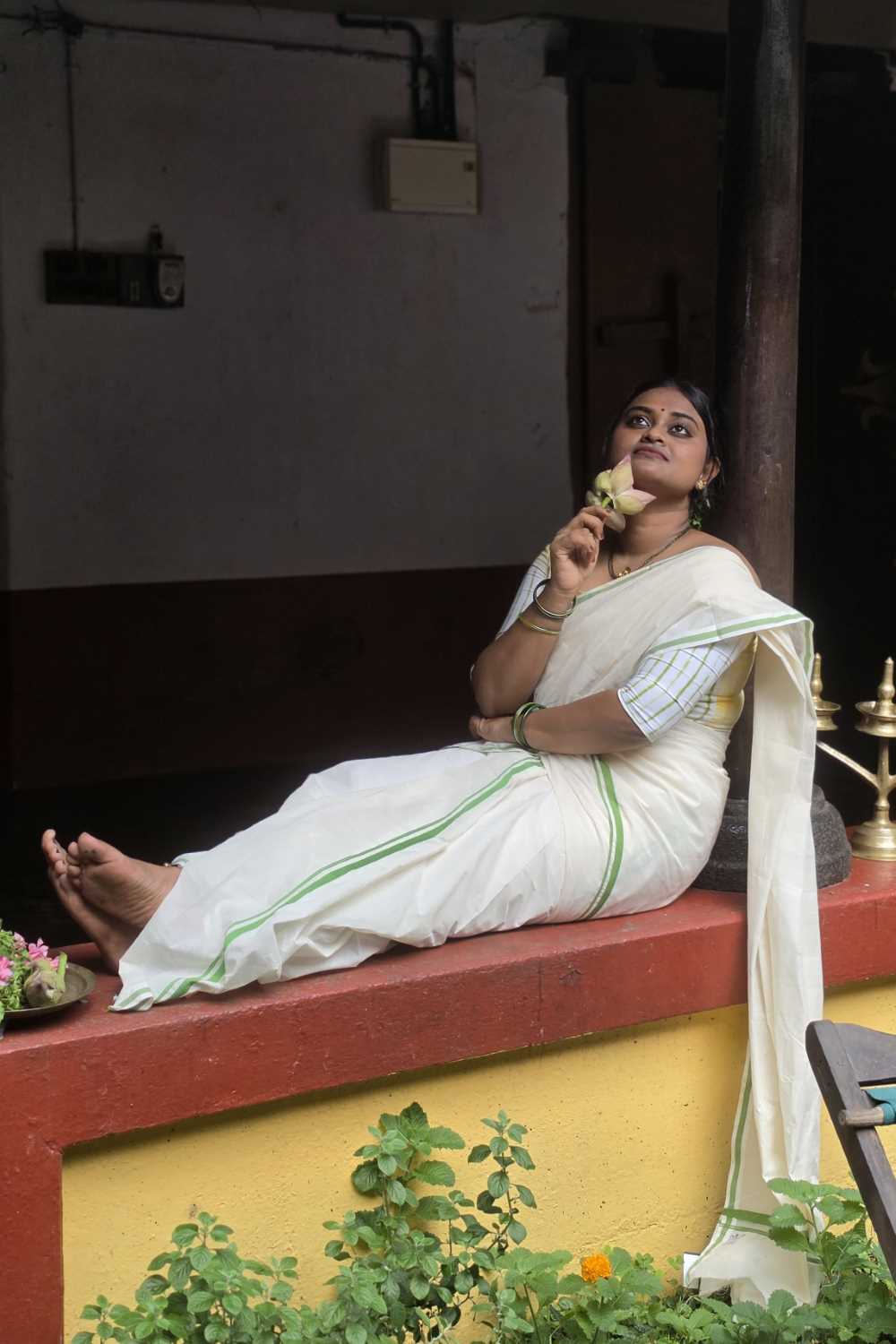 Puliyilakara Offwhite Set Saree Green