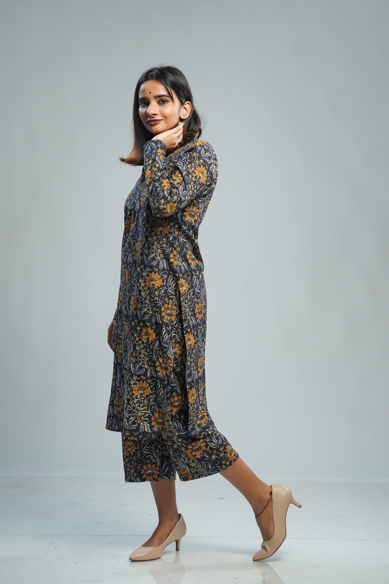 Black Kalamkari Suit Set Floral Print