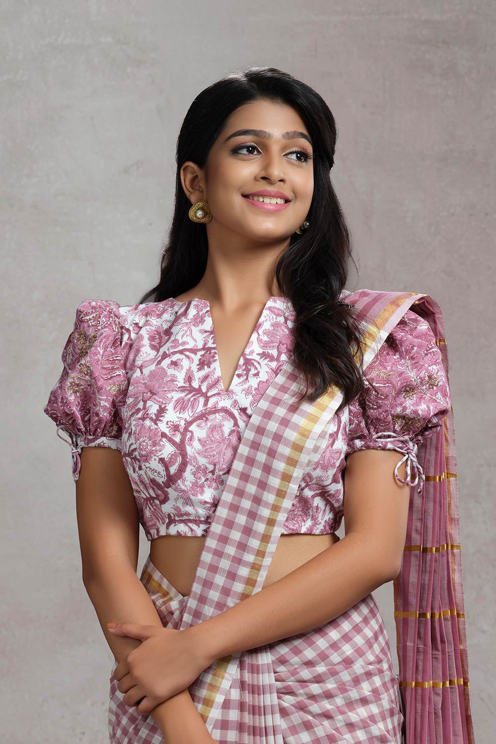 Chendamangalam handloom mauve and off white checks saree golden border