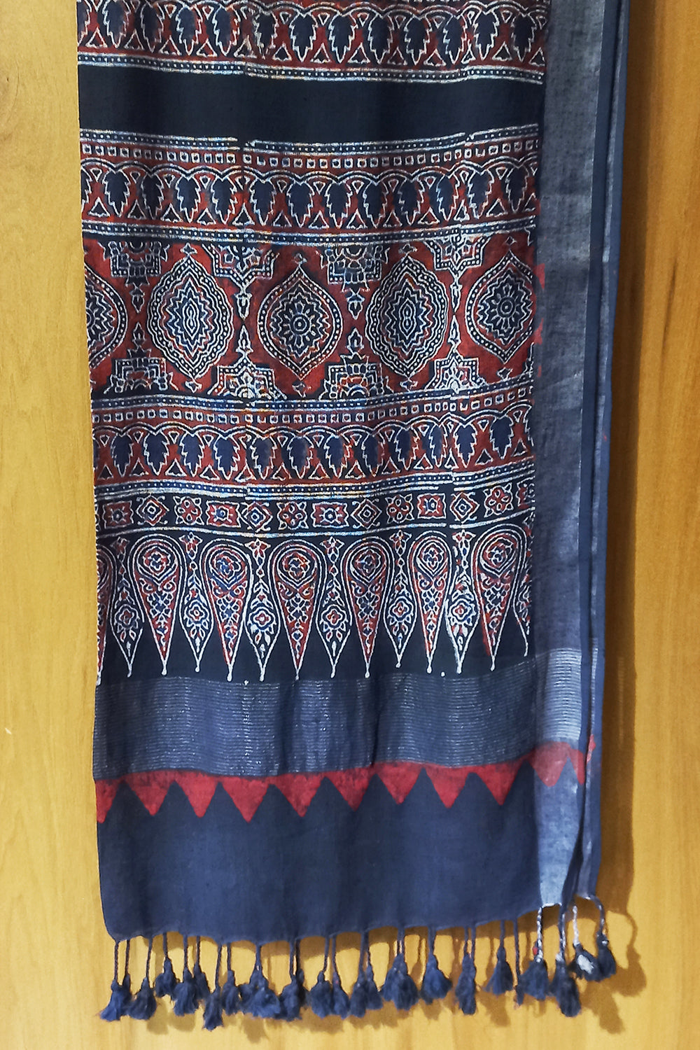 Green Linen Dupatta with Rangoli Square