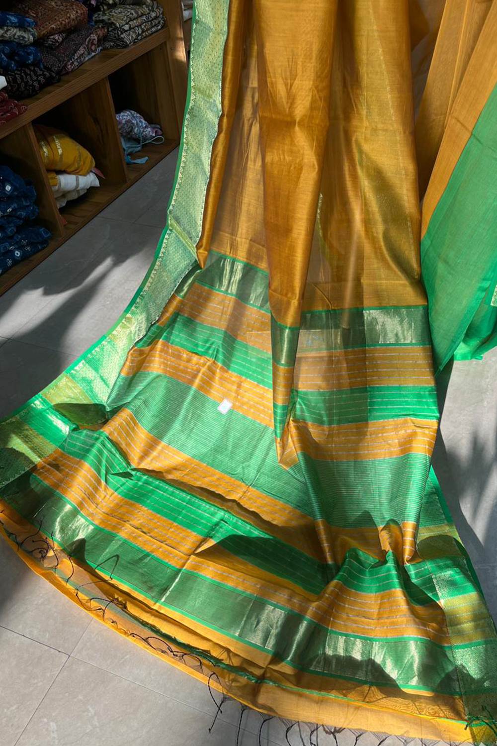Maheshwari Silk Green & Yellow Saree Jari Temlpe Border