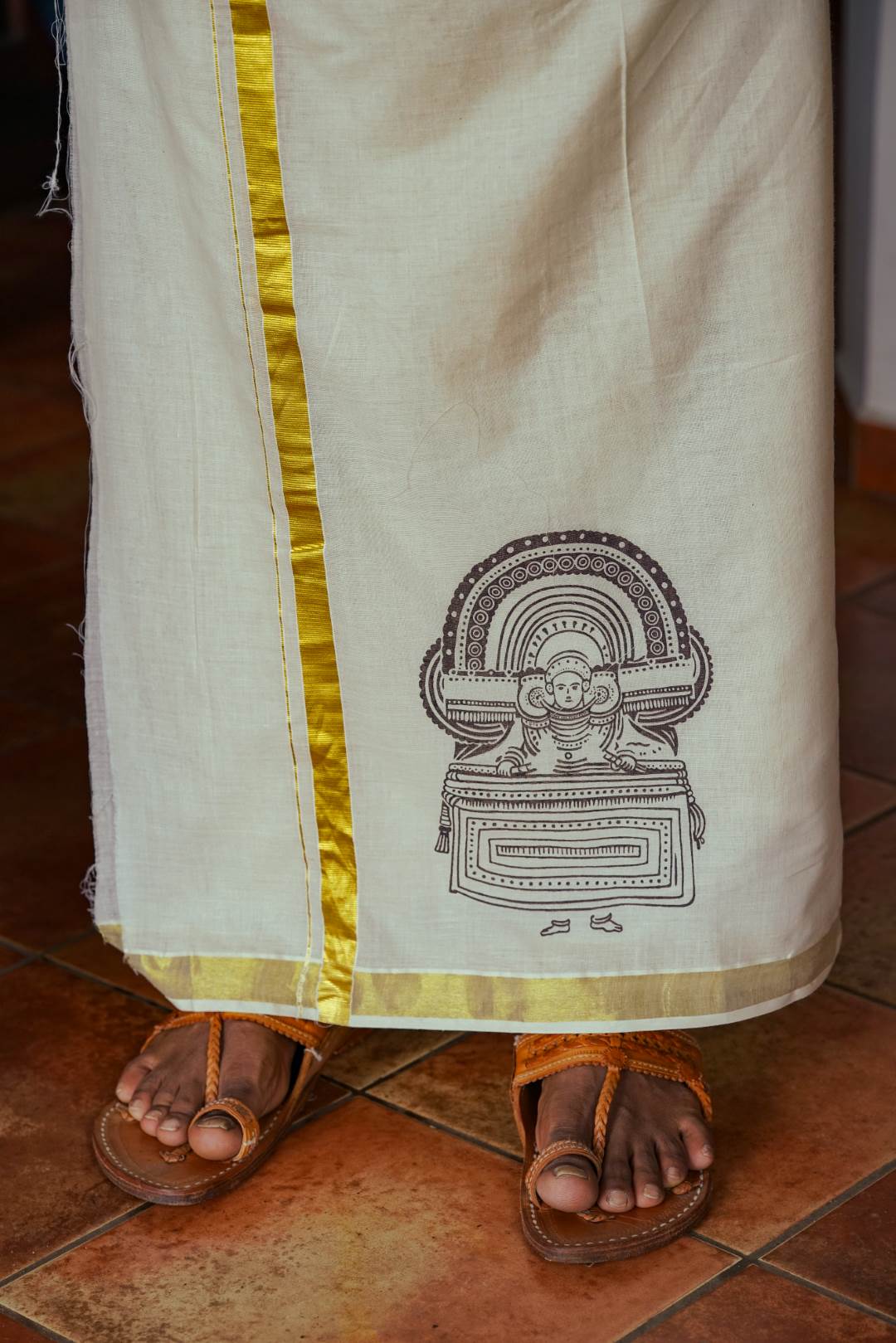 Offwhite Dhothi Theyyam Print 1 Inch Gloden Border