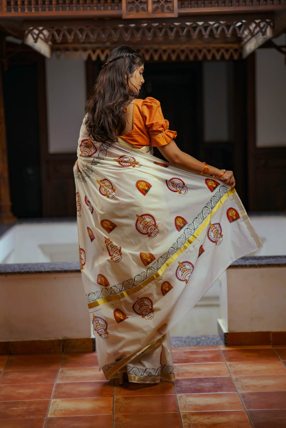 Offwhite Saree with Kathakali & womens Face Print