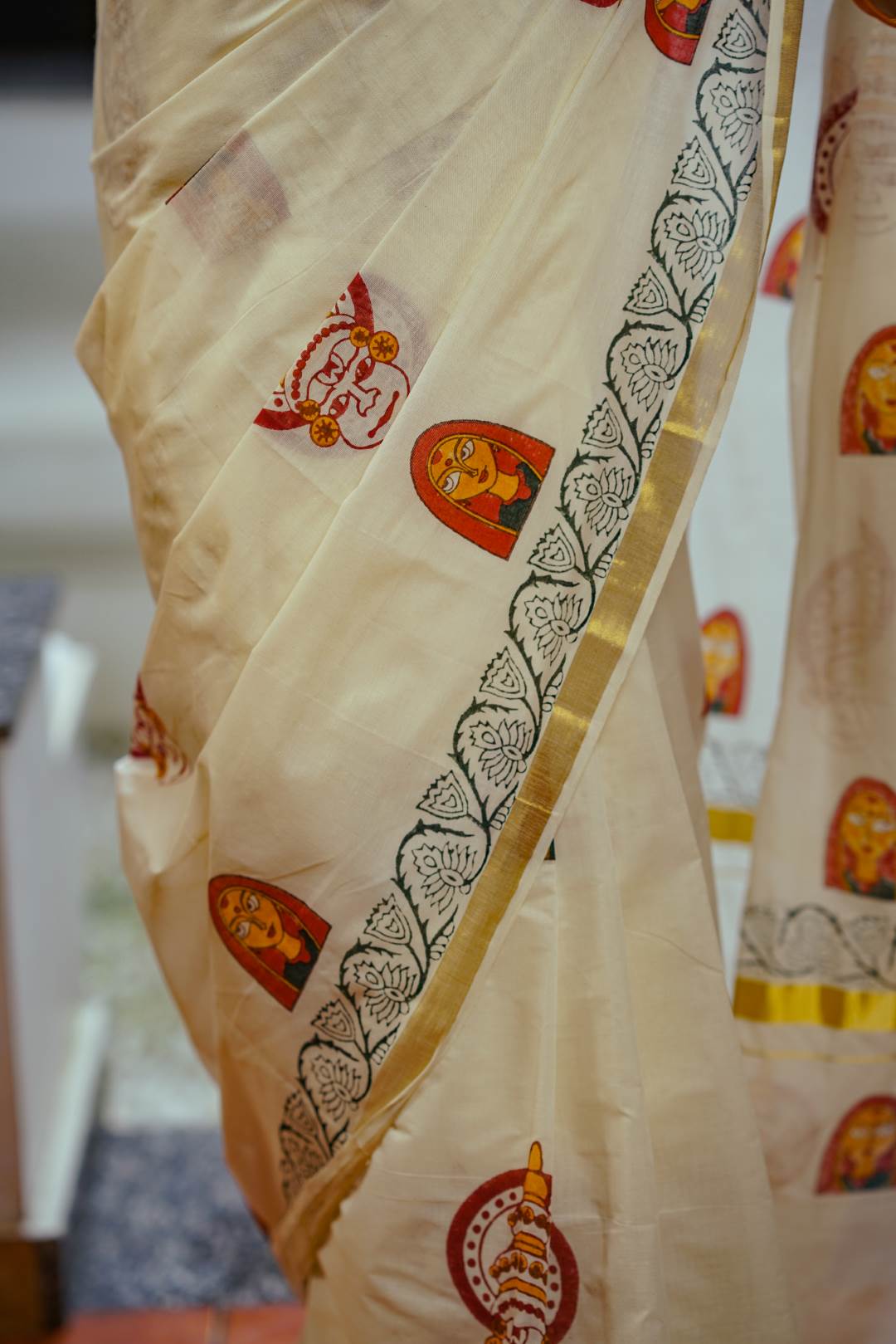 Offwhite Saree with Kathakali & womens Face Print