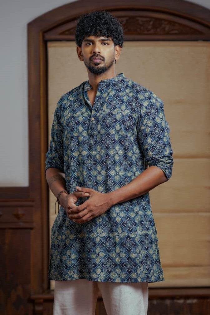 Blue Full sleeve Long Kurtha Four Petal Print Chinese Collar