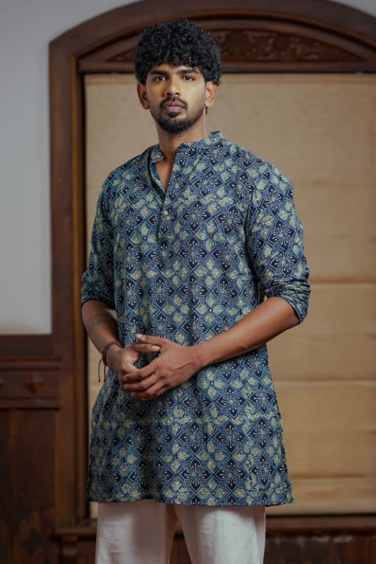 Blue Full sleeve Long Kurtha Four Petal Print Chinese Collar