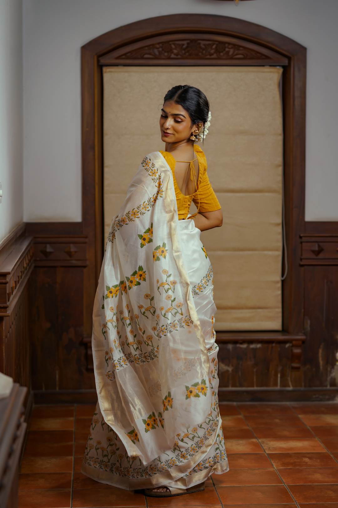 Offwhite Maheswari Slik Saree Golden Border & Yellow Floral Bolck Print