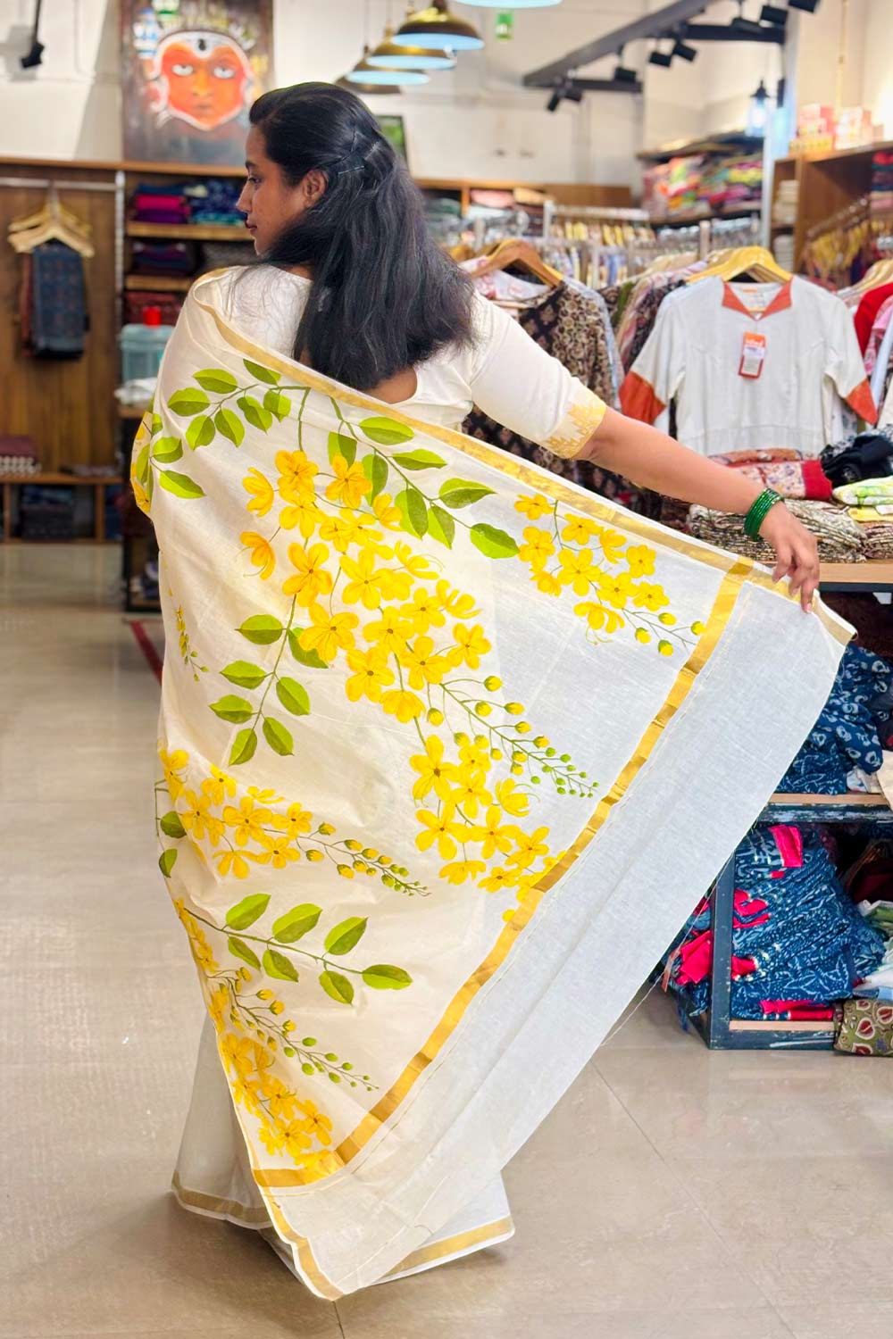Konnappoo Handpainted Kerala Kasavu Saree