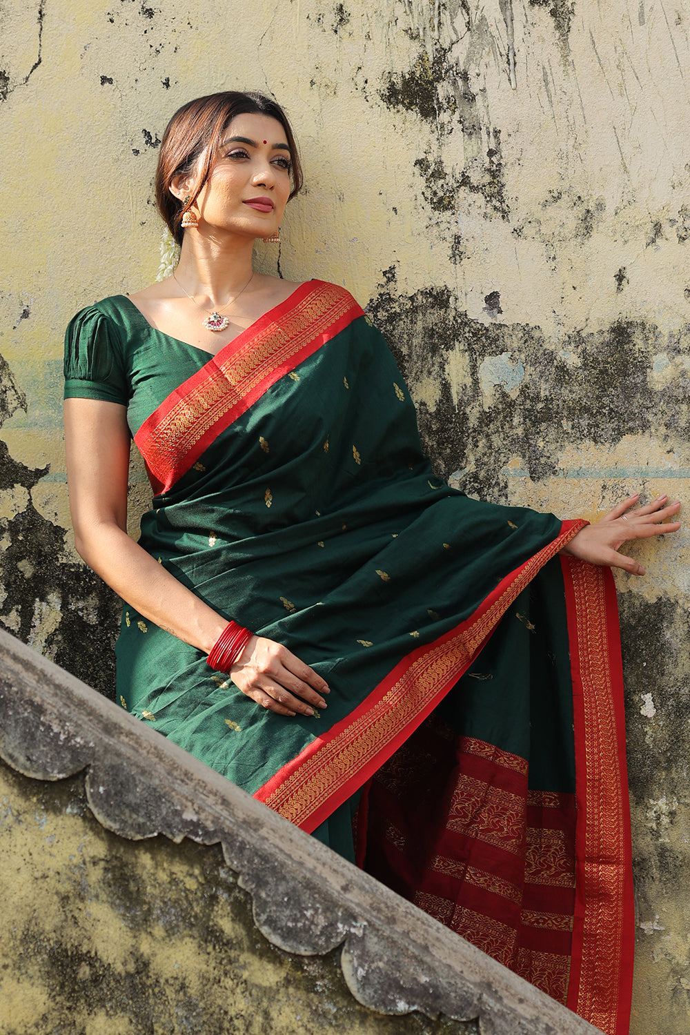 Green Gadwal Cotton Saree with Red Border