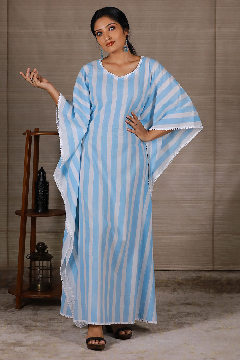 Blue And White Line Handloom Kaftan