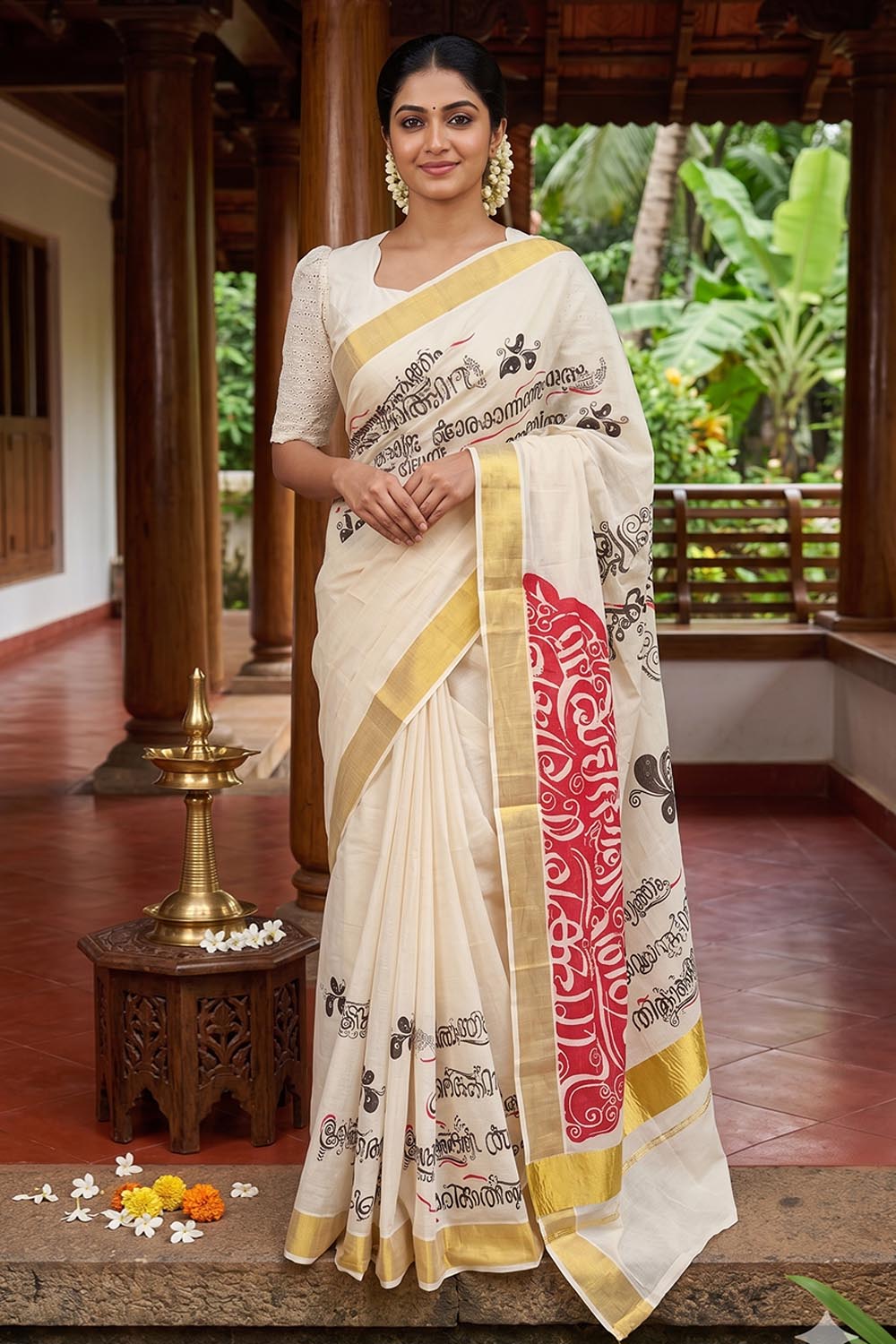 Offwhite Kasavu Njanapana Saree