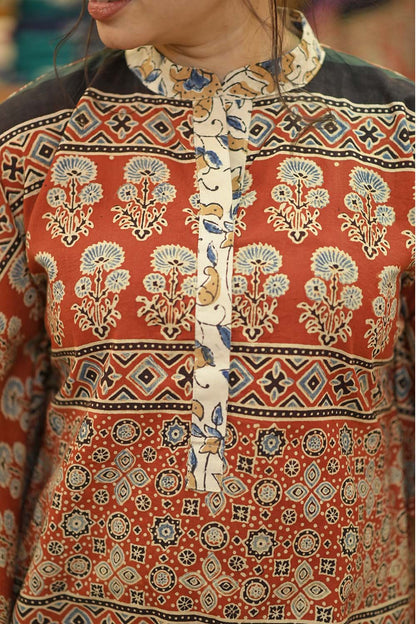 Red Base Kaftan Blue Collar & Leaf Rangoli Pattern