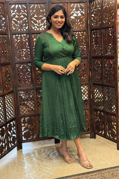 Green Modal SIlk Pleated Red Embroidery Dress