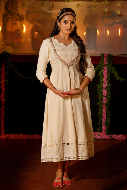 Hakoba Yoke Embellished Offwhite Anarkali