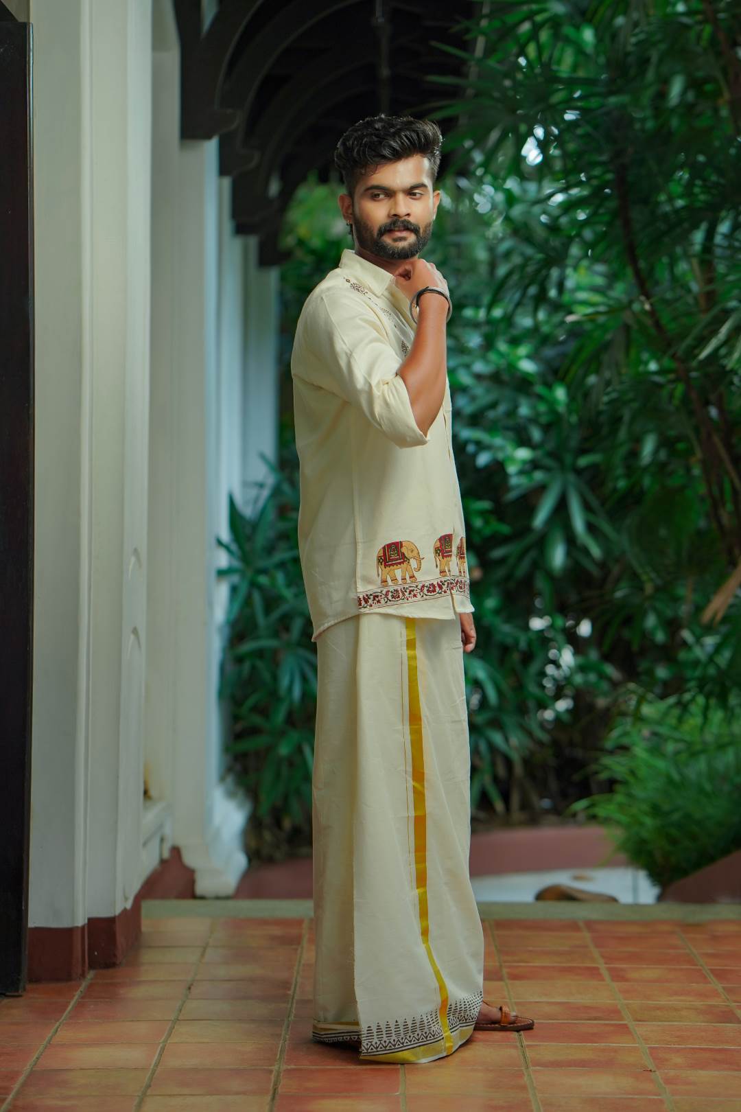 Offwhite Dhothi 1 Inch Gold Border & Geometrical Print