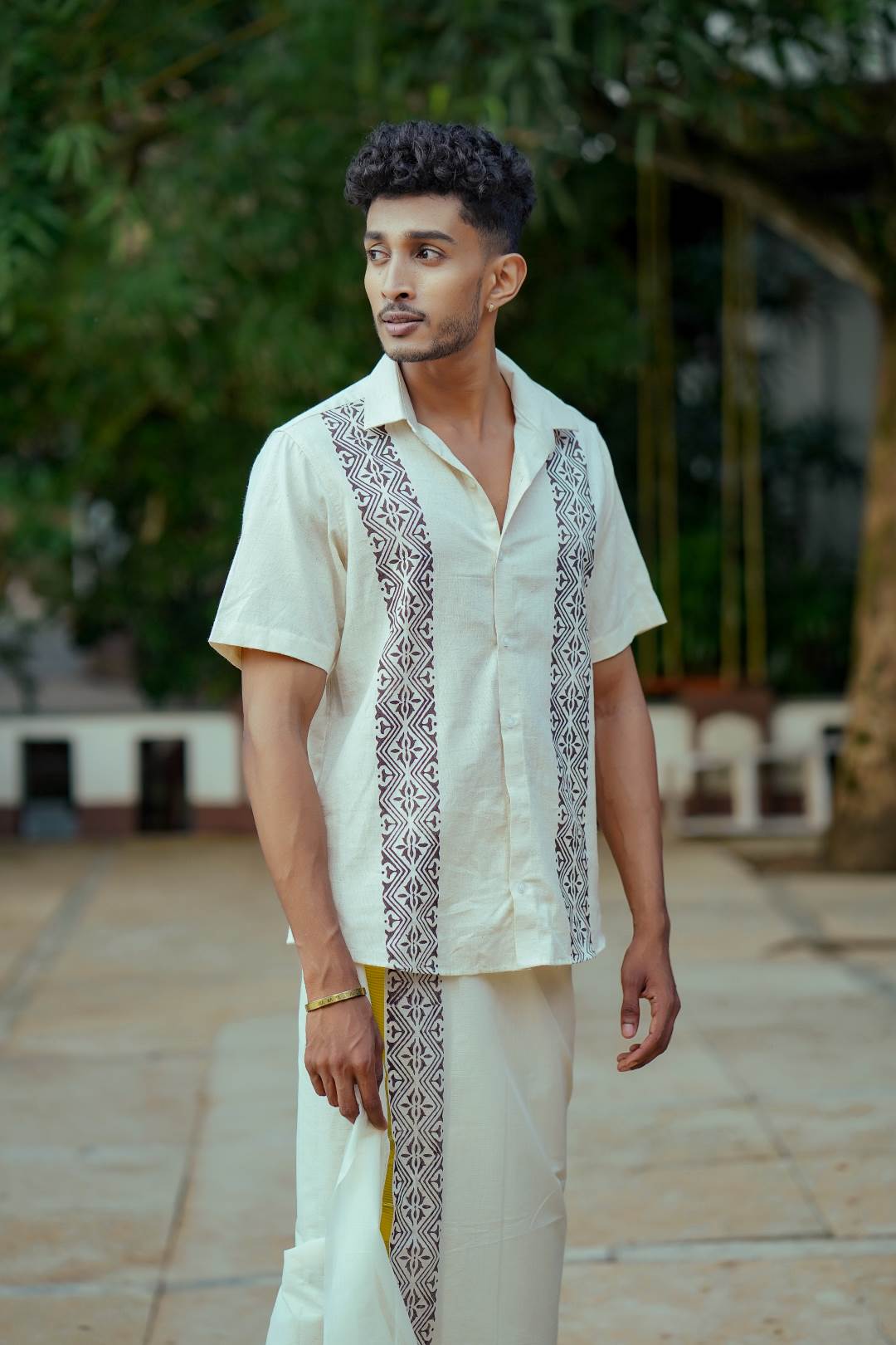 Offwhite 1 Inch Golden Border Dhoti with Printed Kara