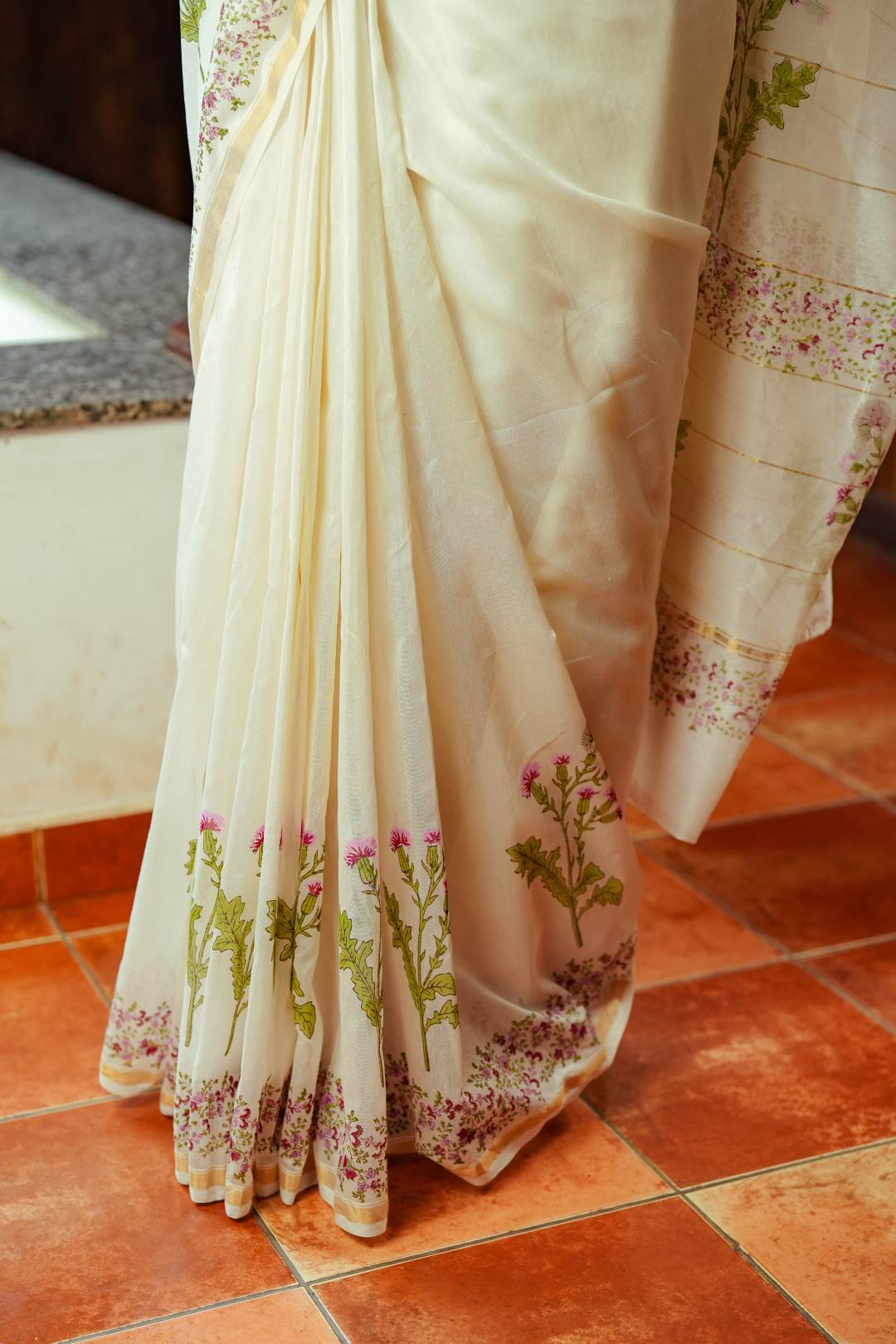Offwhite Chandheri Striped Saree with Muyalcheviyan Handblock Print