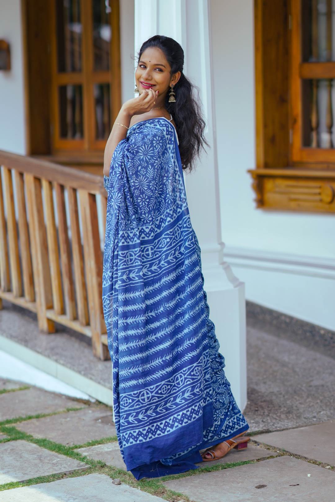 Indigo Big Rapid Floral Motif Mul Saree