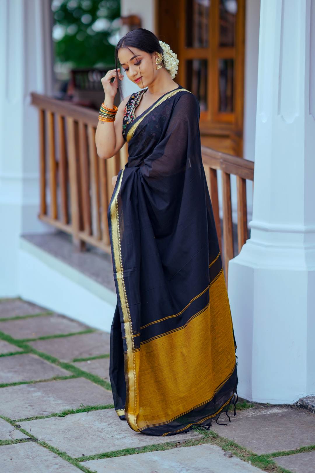 Black Smallgomi Border Narayanpettu Saree