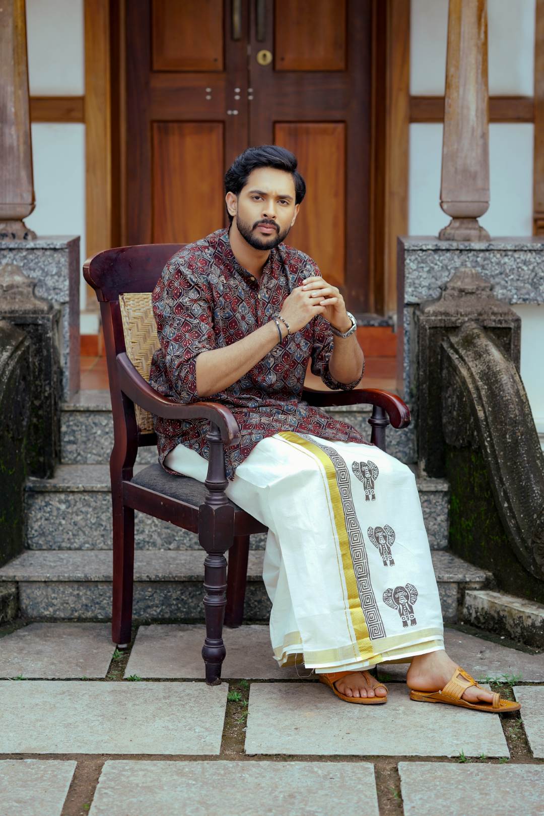 Black Full Sleeve Long Kurtha Four Petal Pint Chinese Colar