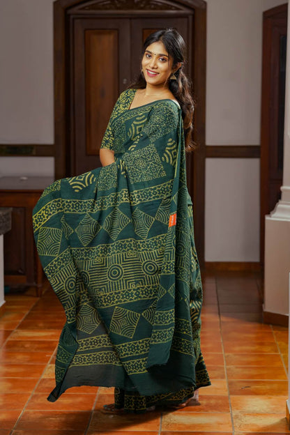 Green Base Box Print Saree