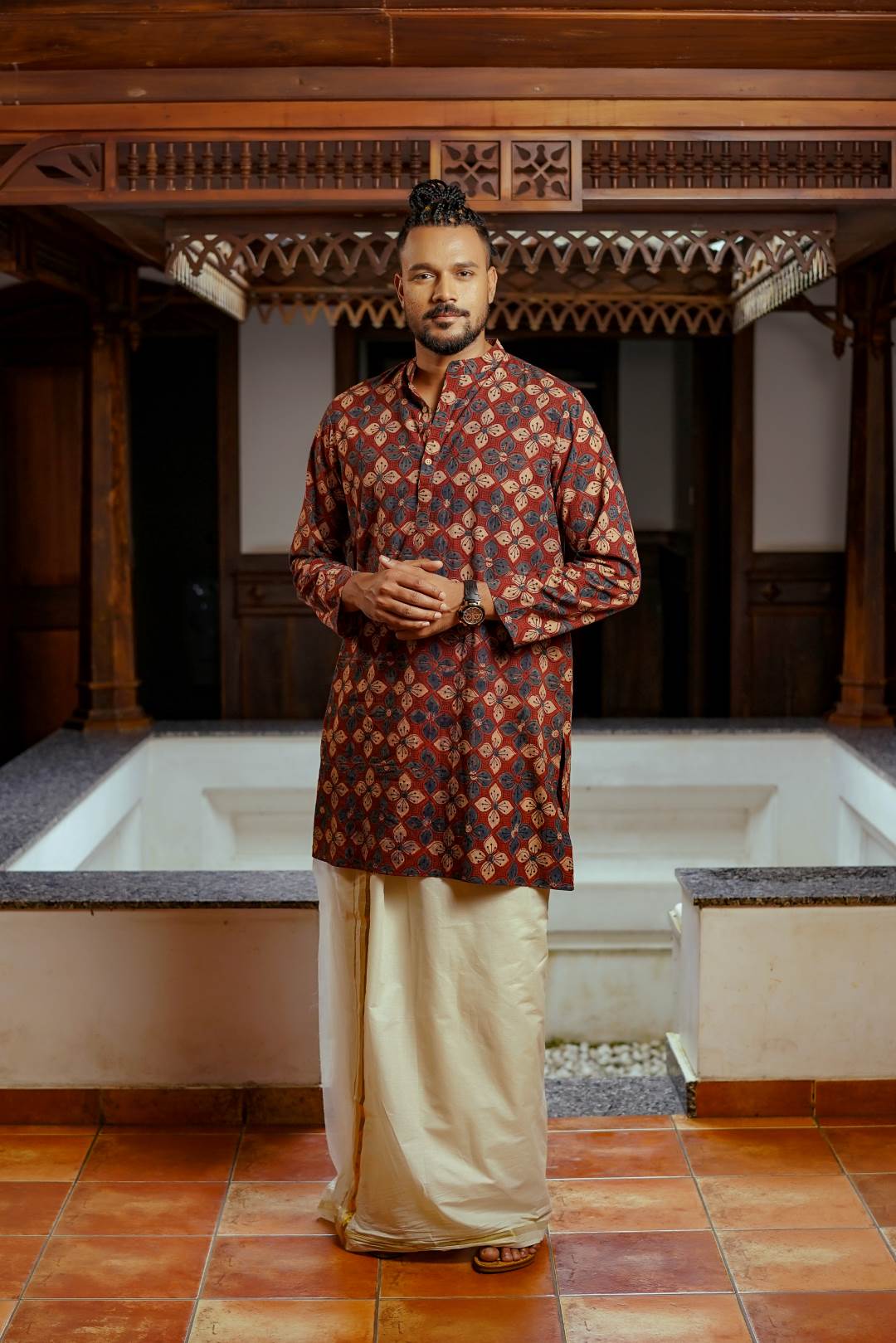 Red Full sleeve Long Kurtha Four Petal Print Chinese Colar