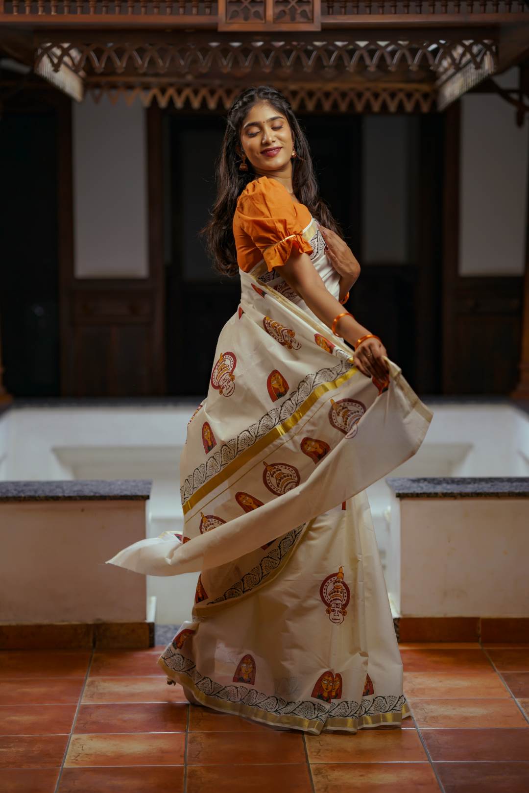Offwhite Saree with Kathakali & womens Face Print