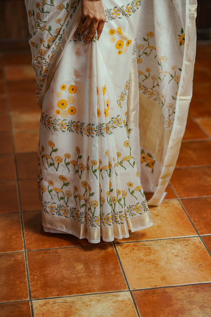 Offwhite Maheswari Slik Saree Golden Border & Yellow Floral Bolck Print