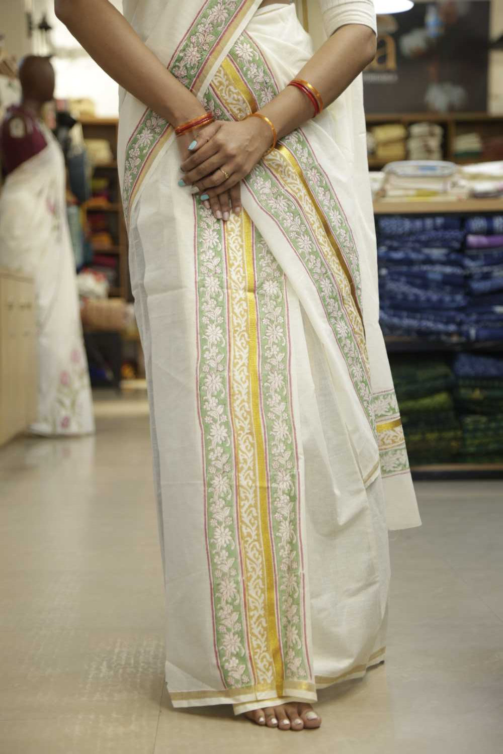 Border Floral Print Set Mundu