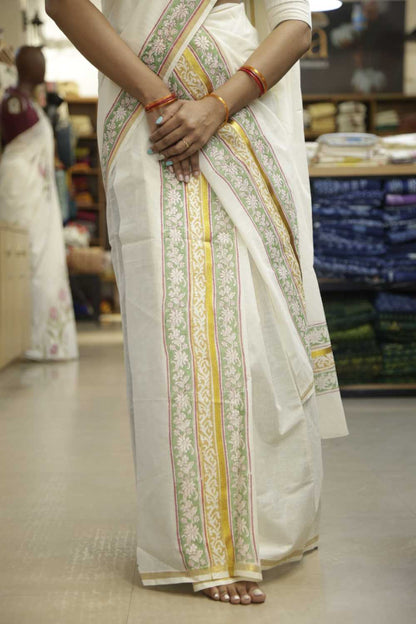Border Floral Print Set Mundu