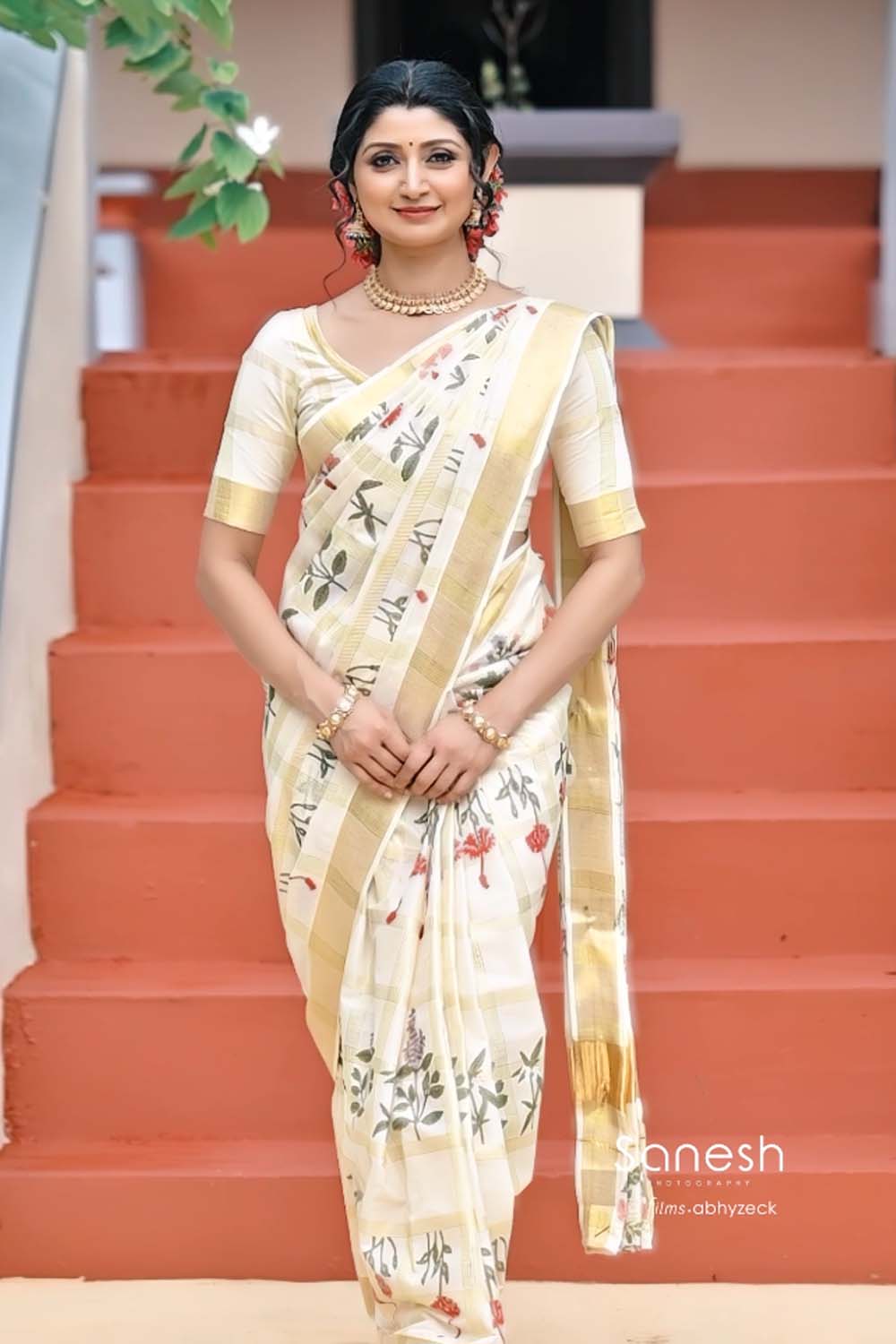 Mixed Floral Check Tissu Saree