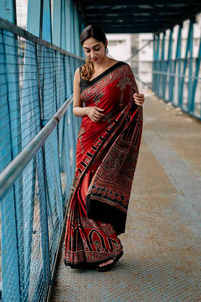 Red Base Ms Saree with Va