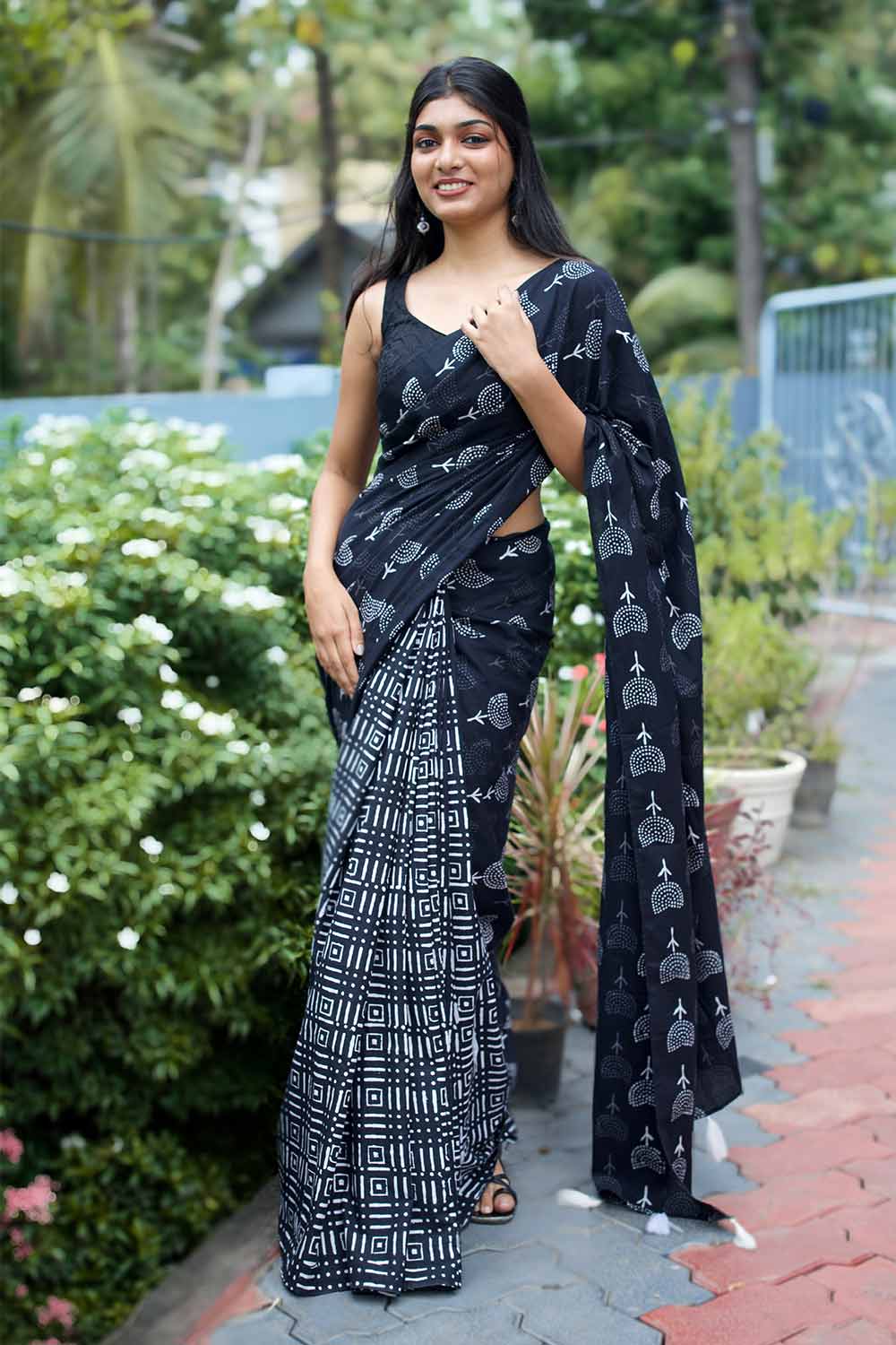 Black & White Dabu Printed Saree