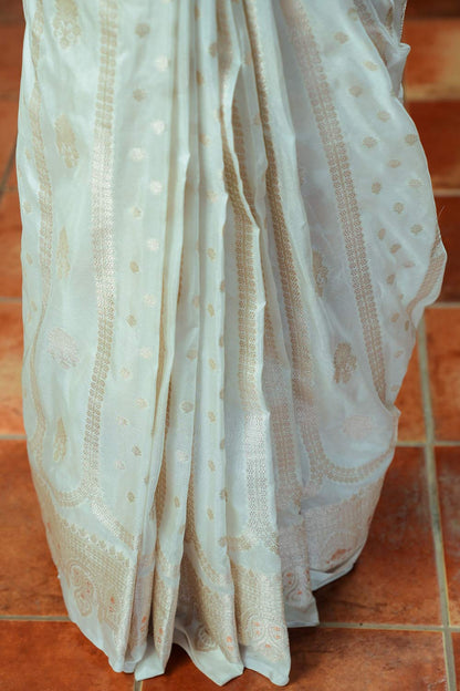 Offwhite Banarasi Worm Silk Saree With  Buttas And Golden Borders