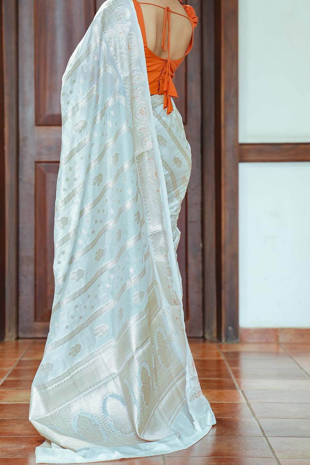 Offwhite Banarasi Worm Silk Saree With  Buttas And Golden Borders