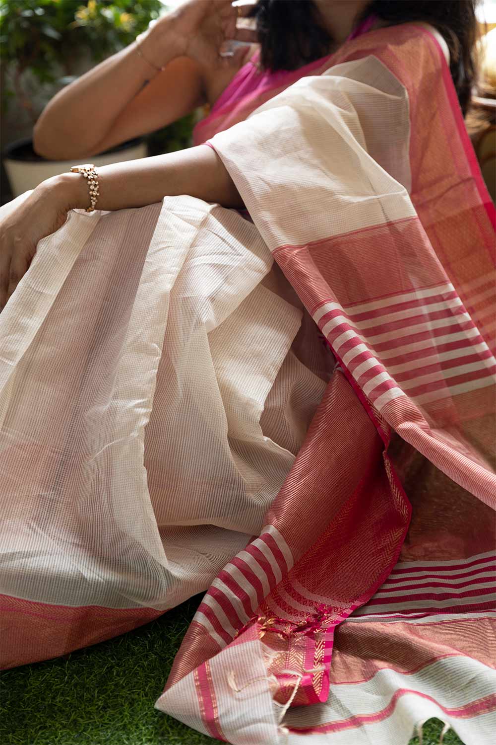 Maheswari Silk Saree White  With Pink Border