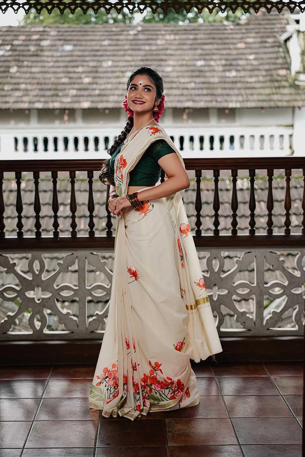 Offwhite Saree With Hanpainted Vaaga Poov