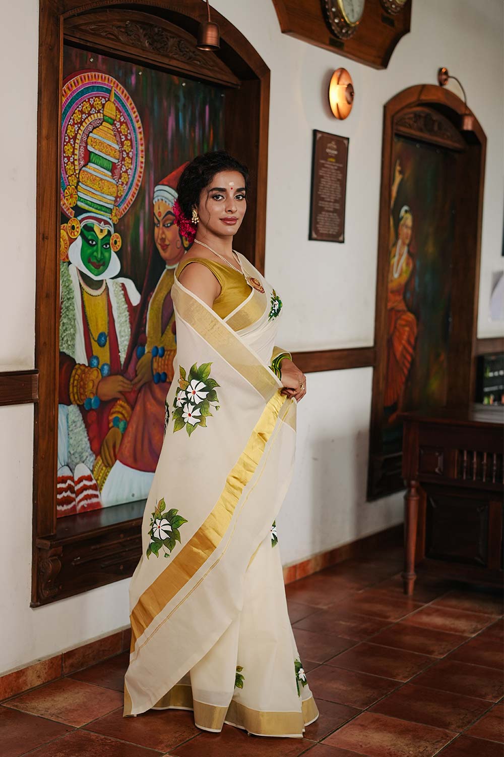 Offwhite Kerala Saree With Hanpainted Chembakam Poov