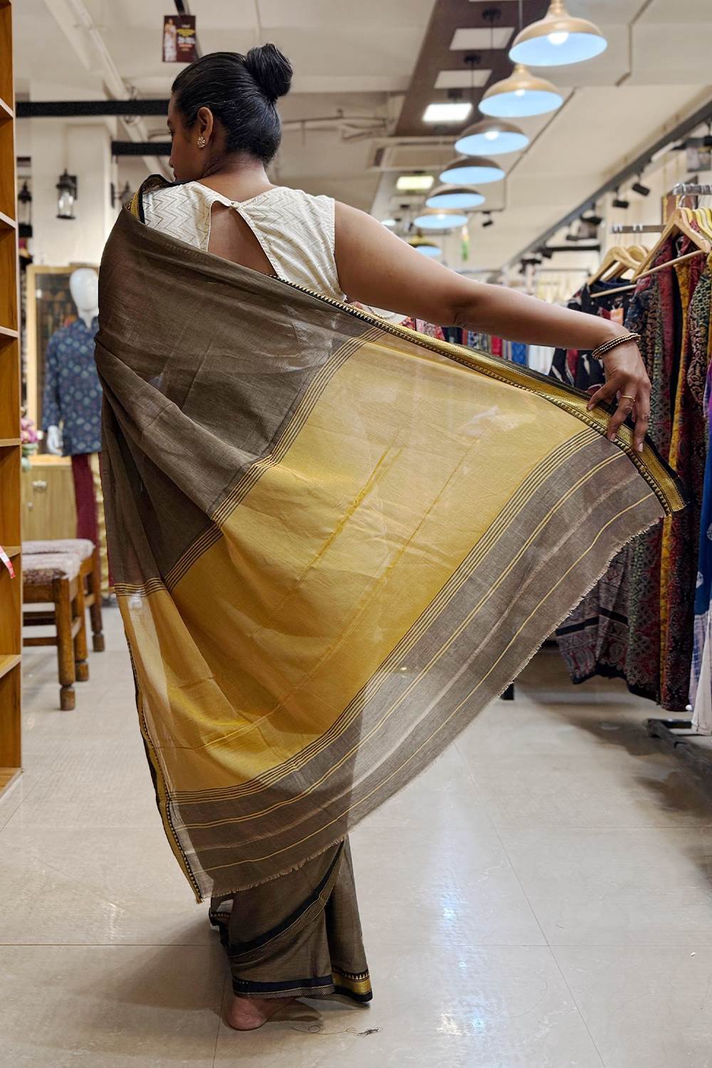 Olive Green Smallgomi Border Narayanpet Saree