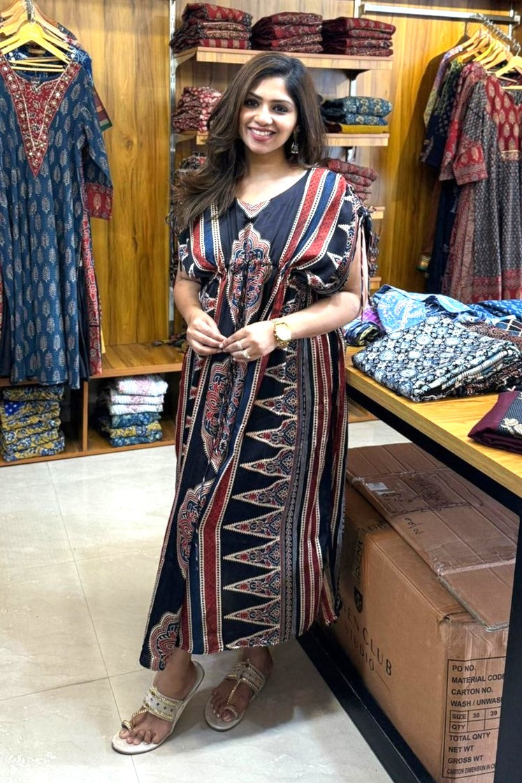 Black Base Modal Temple Border Kaftan