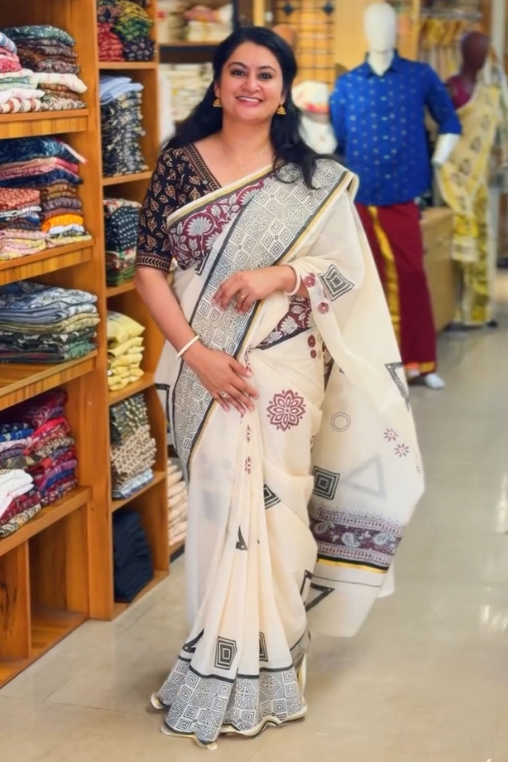Kerala Saree with Geometic & Floral Print