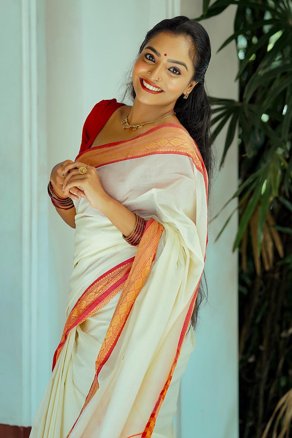 Off-white Plain Narayan Pett Saree