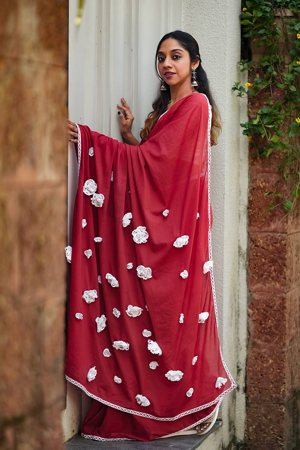 Red Mul Cotton Saree With Crochet Lace detailing