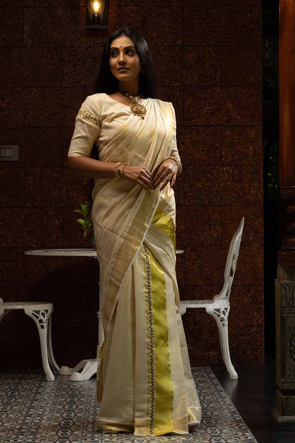 Kerala Set & Mundu with Floral Embroidery