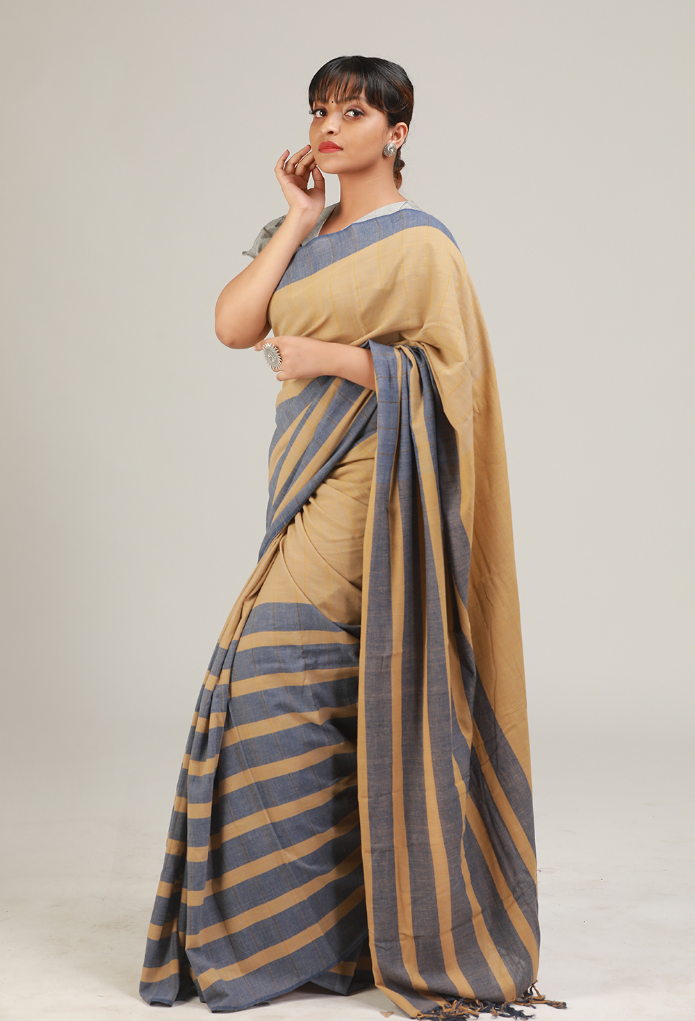 Buy Dhananjay Creation Saree for Women Handloom Handmade Rich pallu with  allover boxes and butti design - perfect for any special occasion -BLUE  Online at Best Prices in India - JioMart.