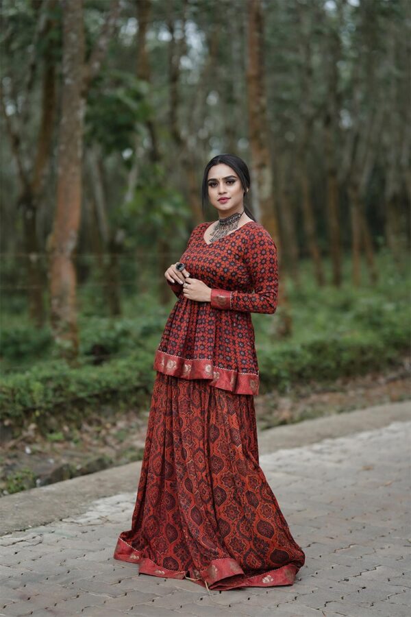 Banarasi border silk skirt