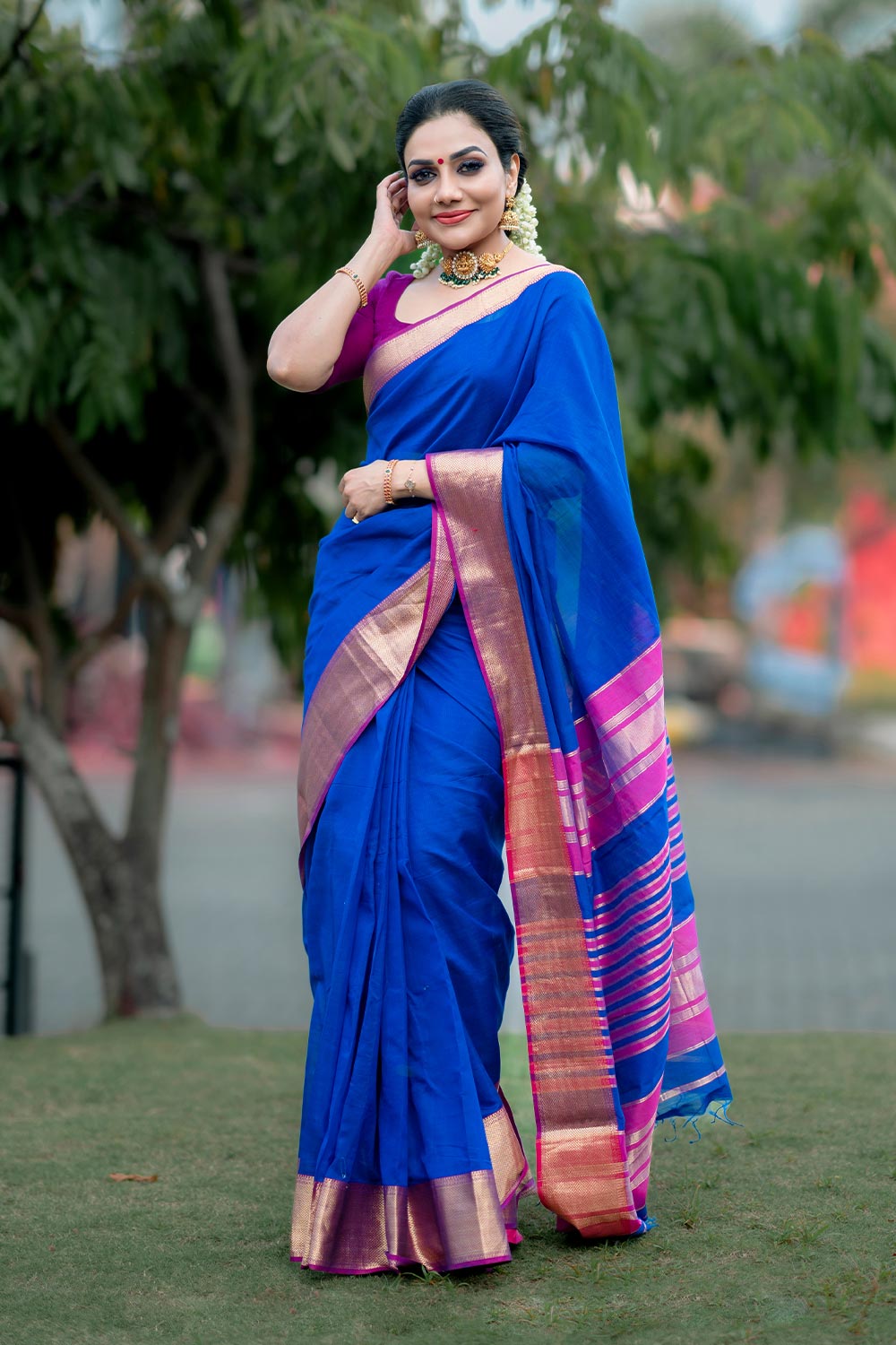 Royal Blue Maheshwari Silk Saree with Pink Border - Byhand Kochi